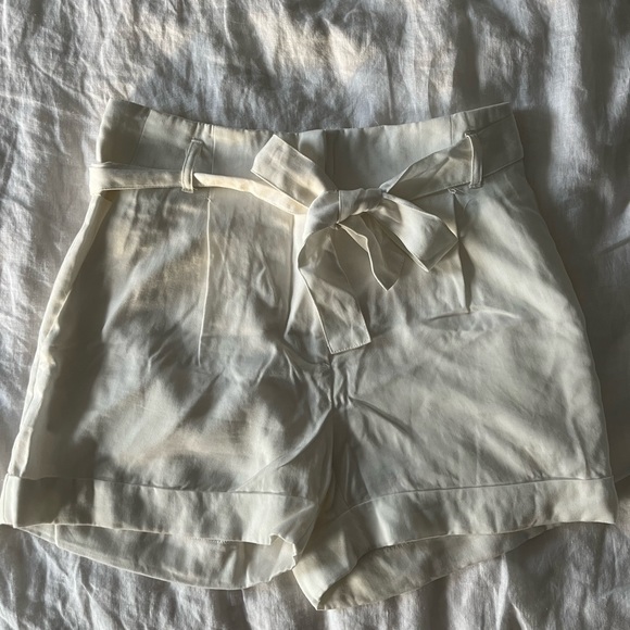 White trouser shorts - Picture 6 of 7